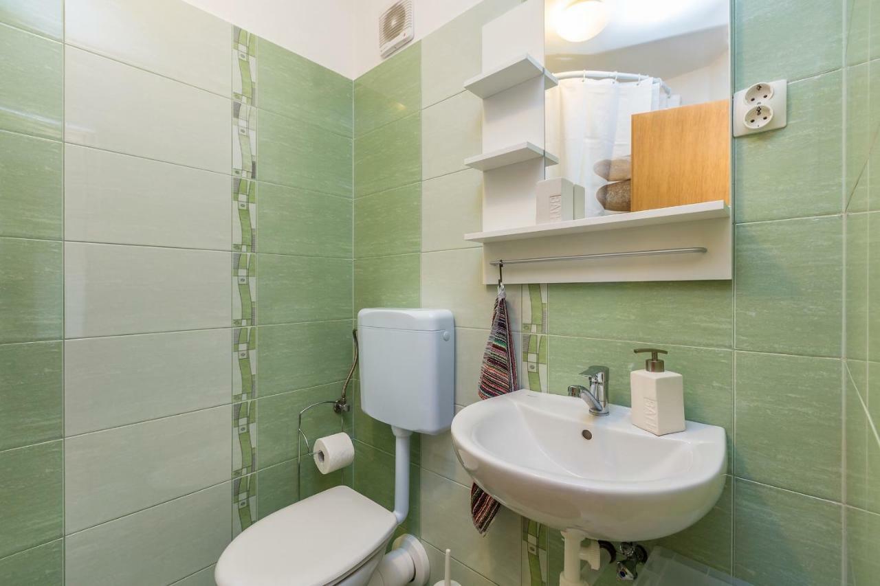 Studio Apartman Magdalena Apartment Omišalj Exterior foto